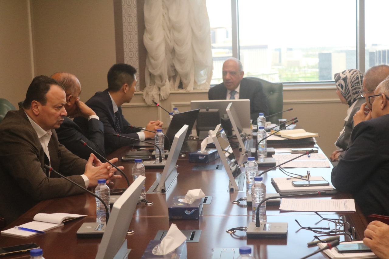 وزير الكهرباء والطاقة المتجددة يبحث مع مسئولي شركة “ستيت جريد” إضافة قدرات جديدة من الطاقات المتجددة
