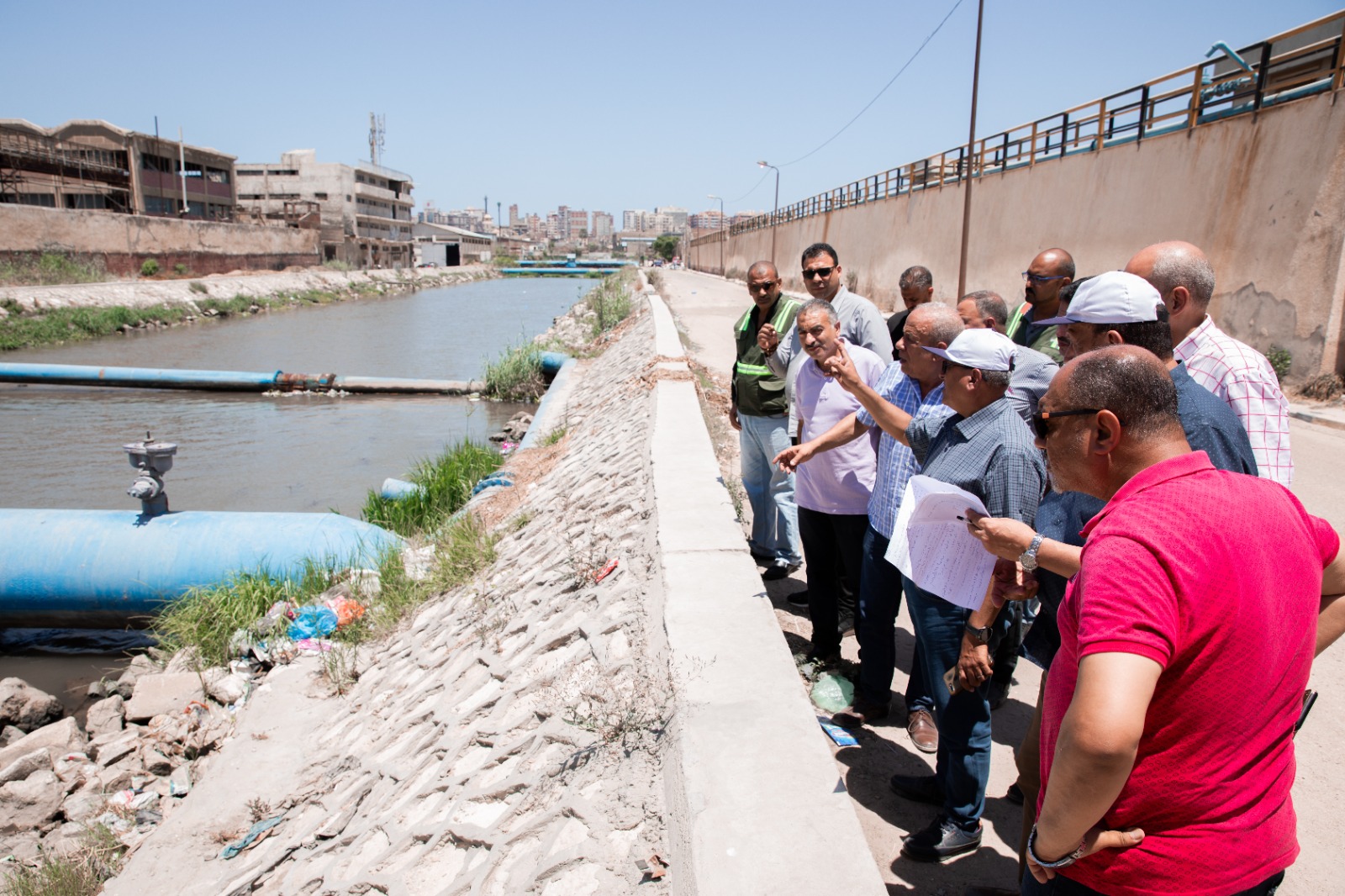 رئيس شركة مياه الشرب بالإسكندرية يتابع عمليات الإحلال والتجديد لخطوط المياه