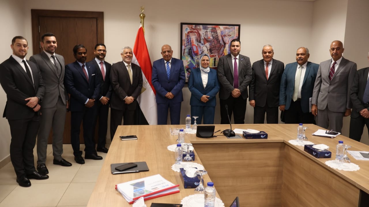 وزير الكهرباء والطاقة المتجددة يبحث مع رئيس شركة AMEA POWER الإماراتية زيادة استثماراتها فى مجالات الطاقة المتجددة