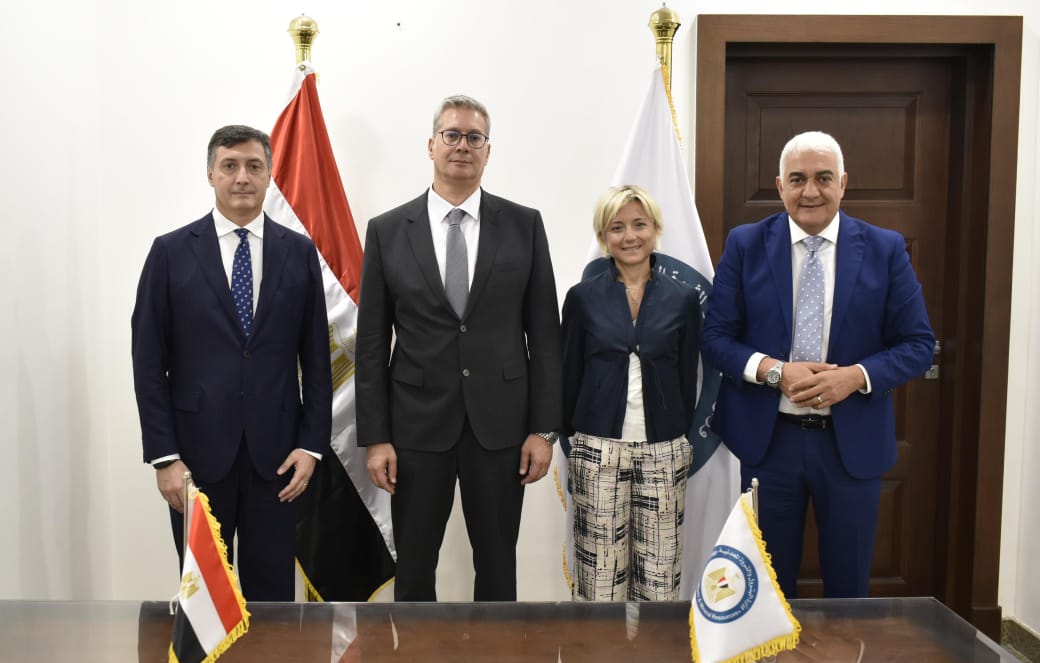 وزير البترول يبحث مع رئيسة “إيني” الإيطالية تعزيز الاستثمارات في مجال البترول والغاز بمصر