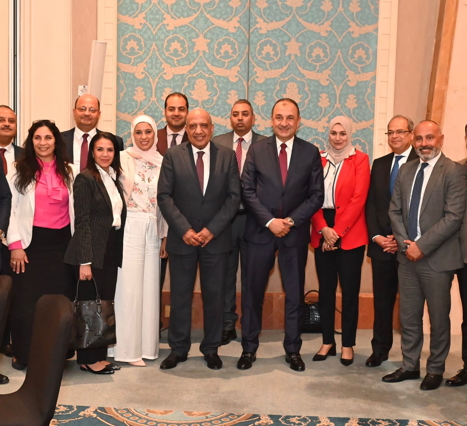 النقابات العمالية تحتفي بوزيري الكهرباء والطاقة المتجددة وقطاع الأعمال العام وتكرم الدكتور محمود عصمت وتستقبل المهندس محمد شيمي