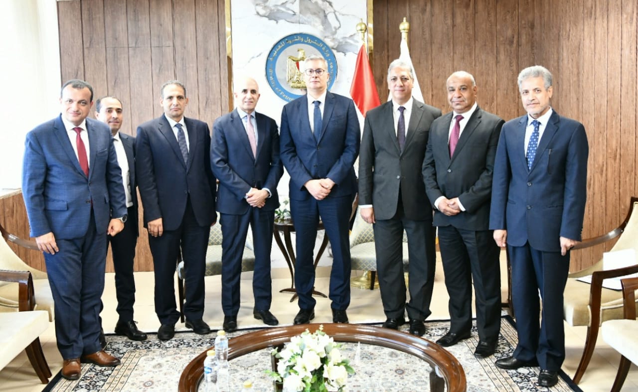 وزير البترول يعقد عدة اجتماعات مع الشركات العاملة في مصر لبحث موقف أعمالها وسبل التعاون في زيادة الإنتاج