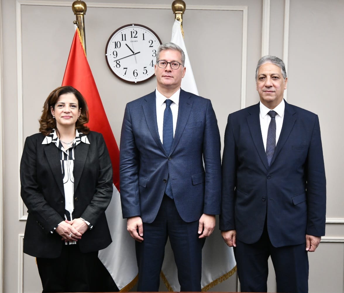 عاجل.. وزير البترول والثروة المعدنية يوقع اتفاقيتين مع الشركات العالمية لضخ 340 مليون دولار استثمارات لزيادة الإنتاج بالبحر المتوسط وخليج السويس