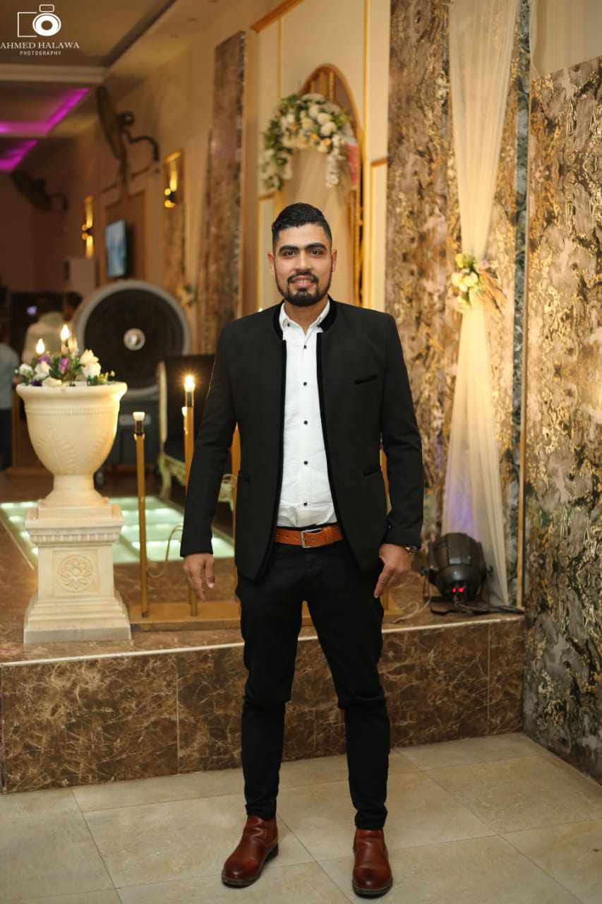 الاستاذ محمد علي المدير التجاري للشركة