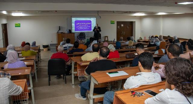 بالصور.. الجامعة المصرية الروسية تعقد محاضرات عن الإبداع فى البحث العلمى