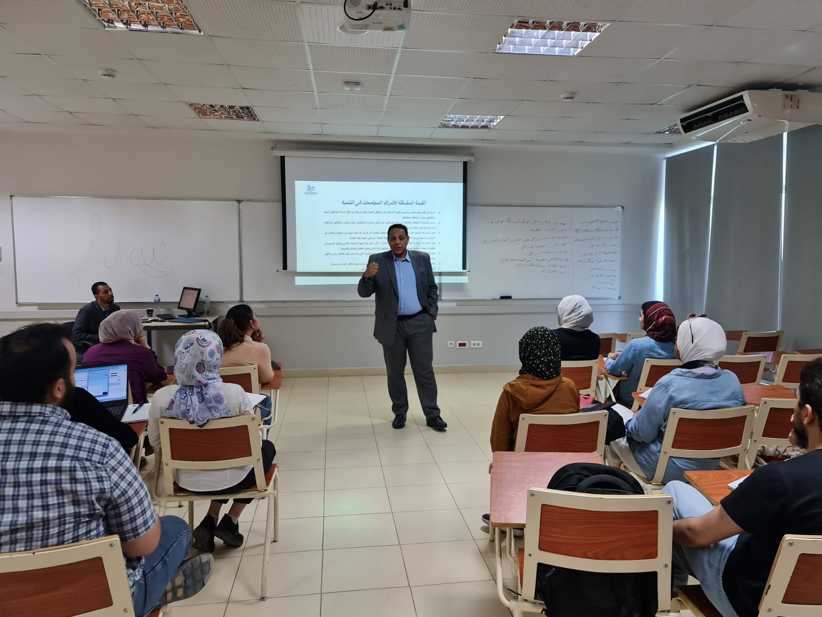 بالصور.. الشركة القابضة للمياه تنظم سلسة محضرات توعية لطلاب جامعة النيل