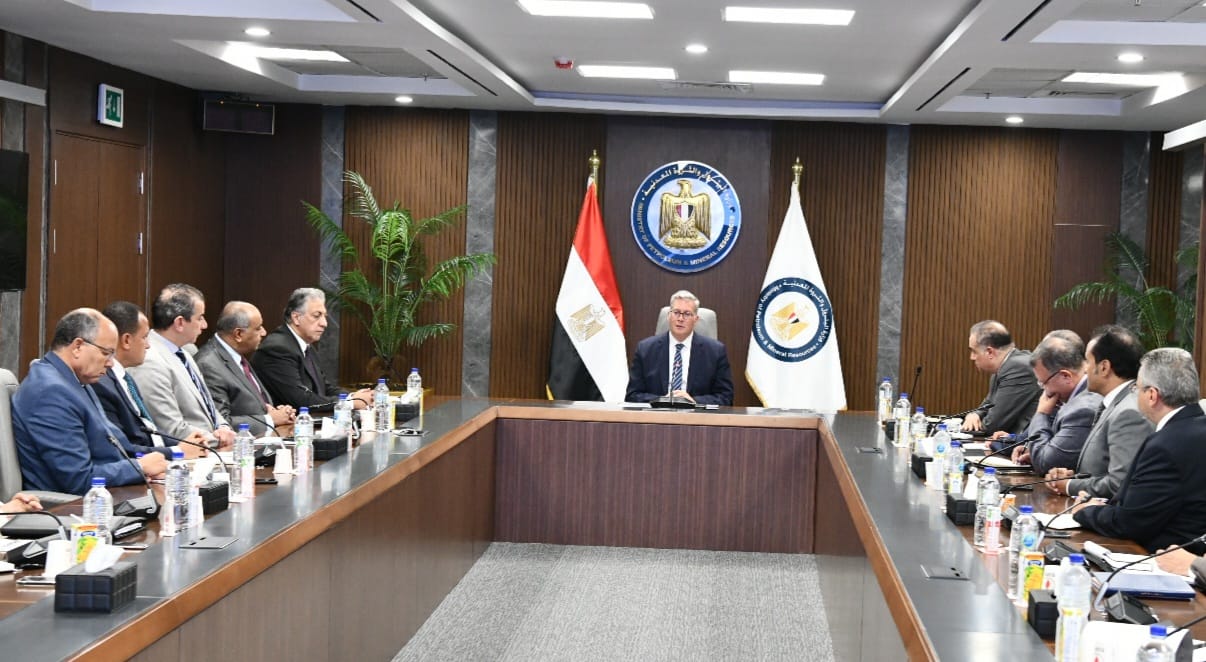 وزير البترول يعلن عن تشكيل لجنة استشارية لزيادة إنتاج النفط والغاز