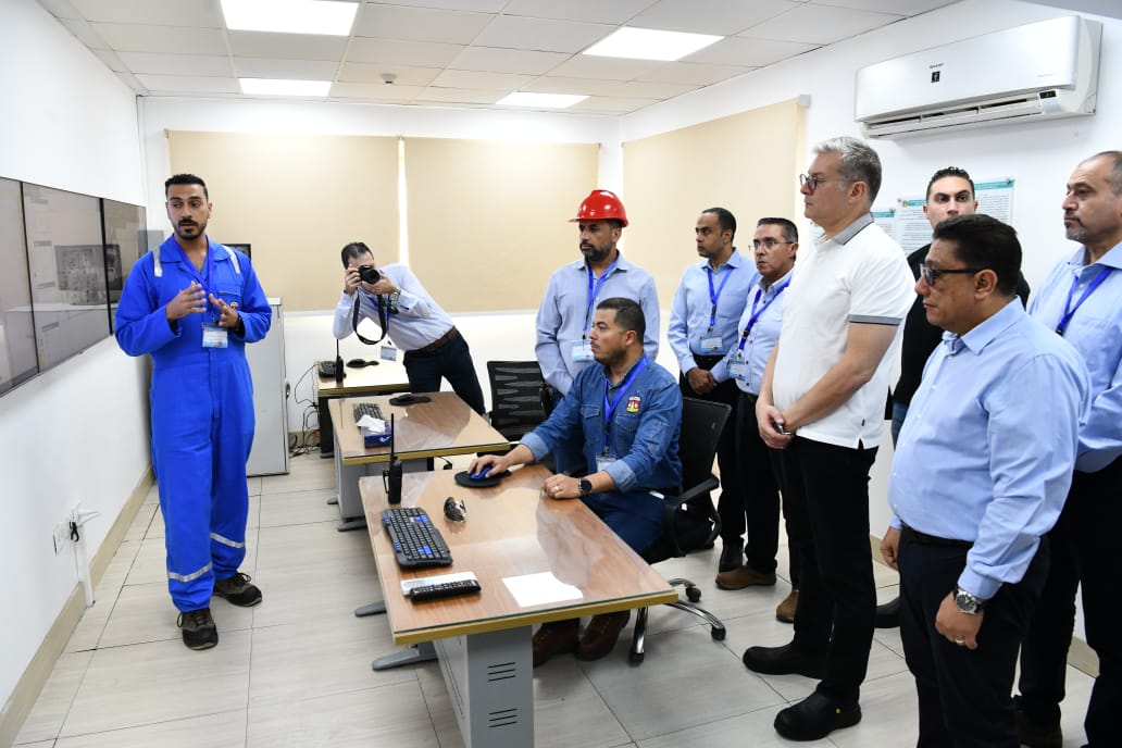 وزير البترول يتفقد توسعات ميناء الحمراء ويعزز رؤية مصر كمركز إقليمي للطاقة