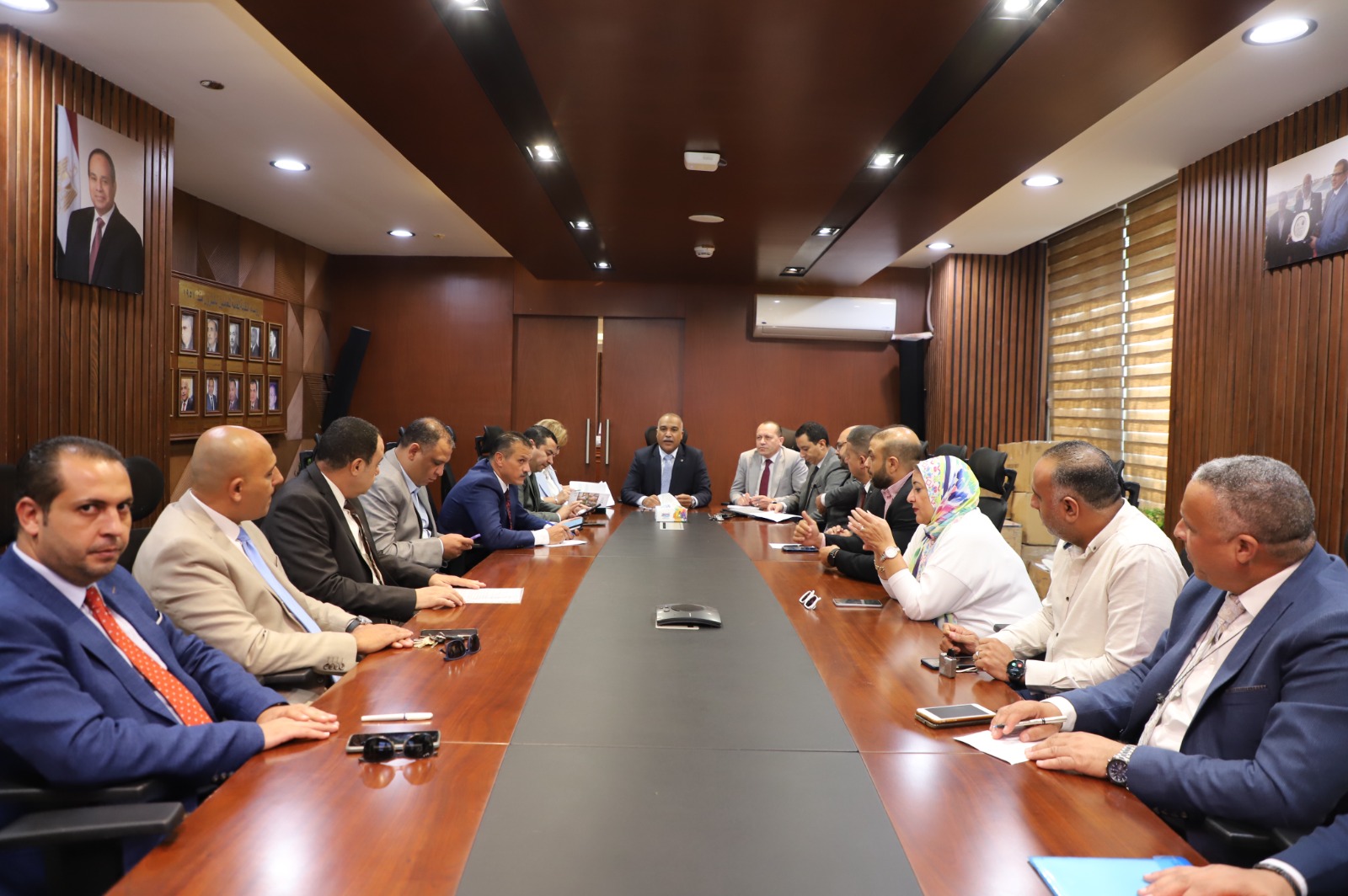 نقابة البترول تواصل انعقاد اجتماعاتها و تلتقى بنقابيين القطاع الاستثمارى لمناقشة متطلبات العاملين