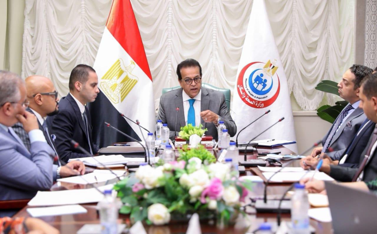 وزير الصحة يتابع مؤشرات توافر الأدوية بالسوق المحلي ويثمن جهود هيئة الدواء في تعزيز ضخ كميات إضافية