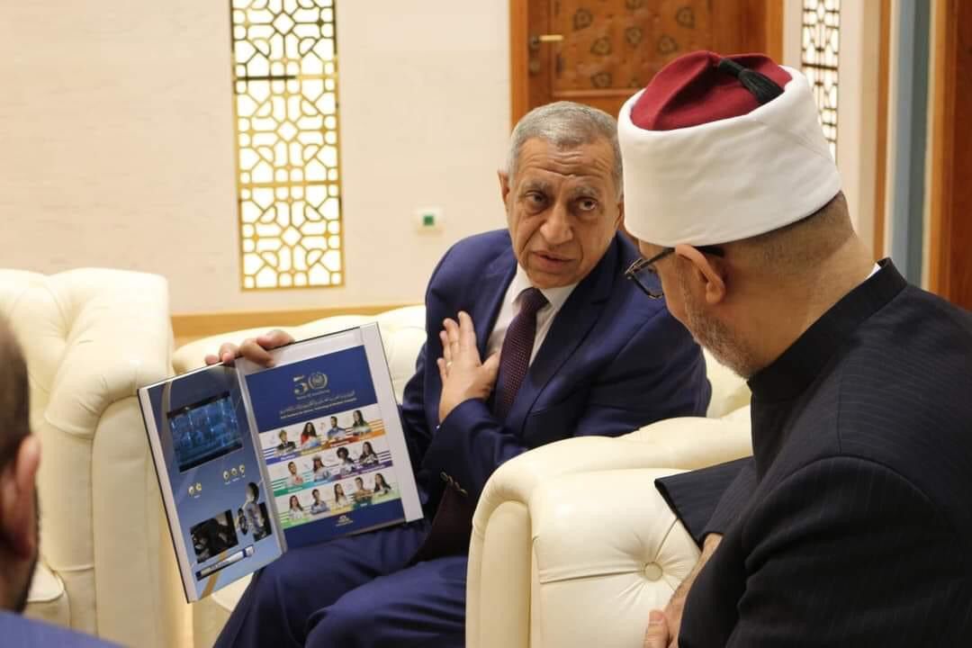 مفتي الجمهورية يستقبل رئيس الأكاديمية العربية للعلوم لبحث سبل التعاون بين الجانبين