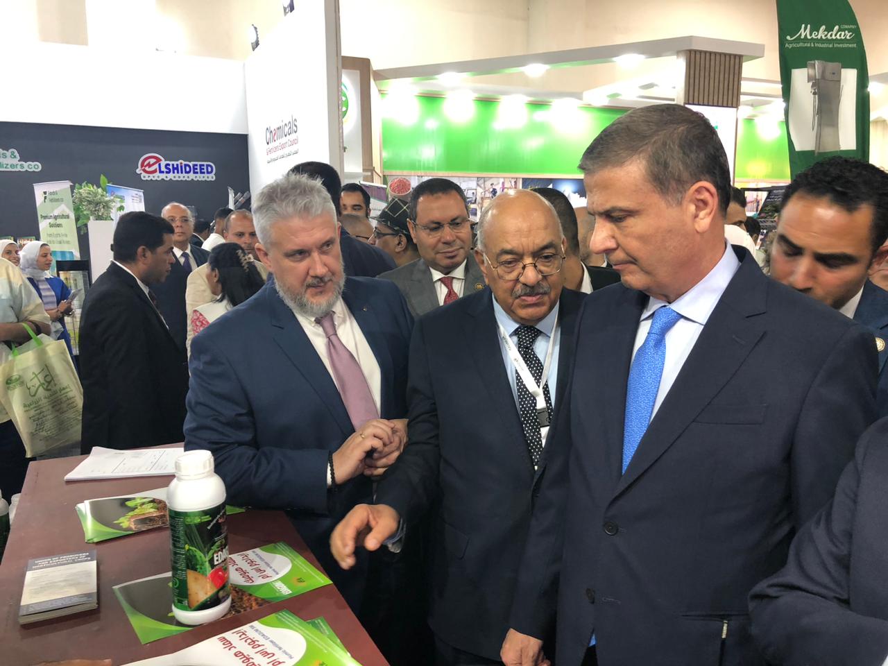 نجاح باهر للاتحاد العام لمنتجي ومصدري الحاصلات البستانية في معرض صحارى 2024.. ووزير الزراعة يشيد بجهوده
