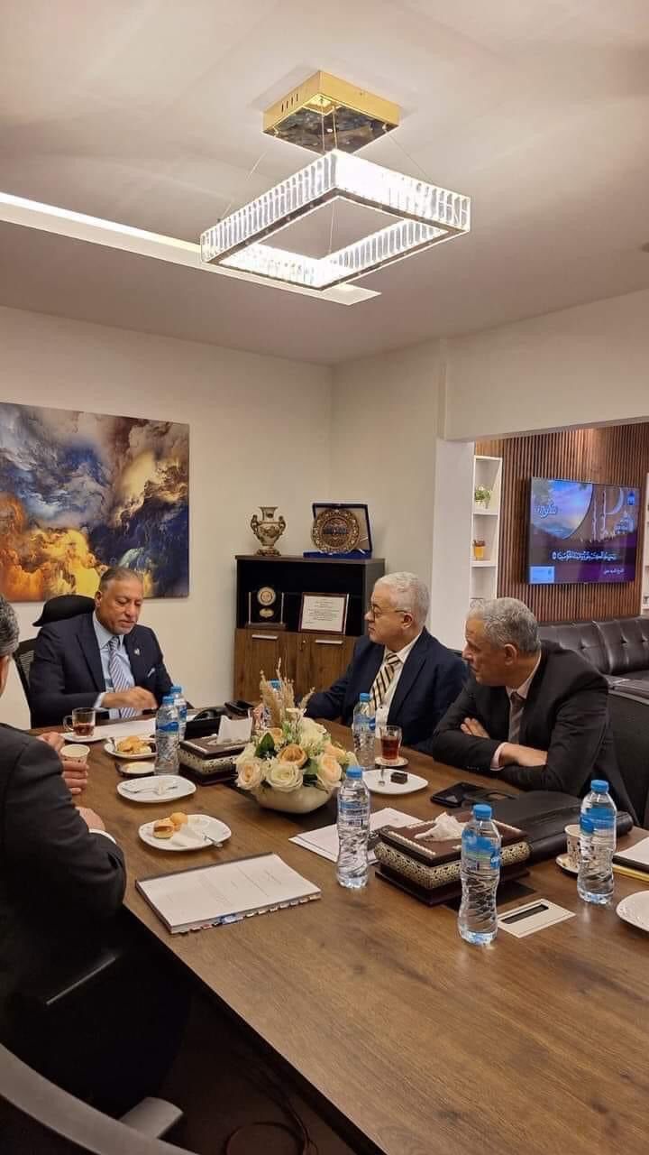 اثناء التوقيع حول تطوير مصنع اليوريا بالدلتا للأسمدة