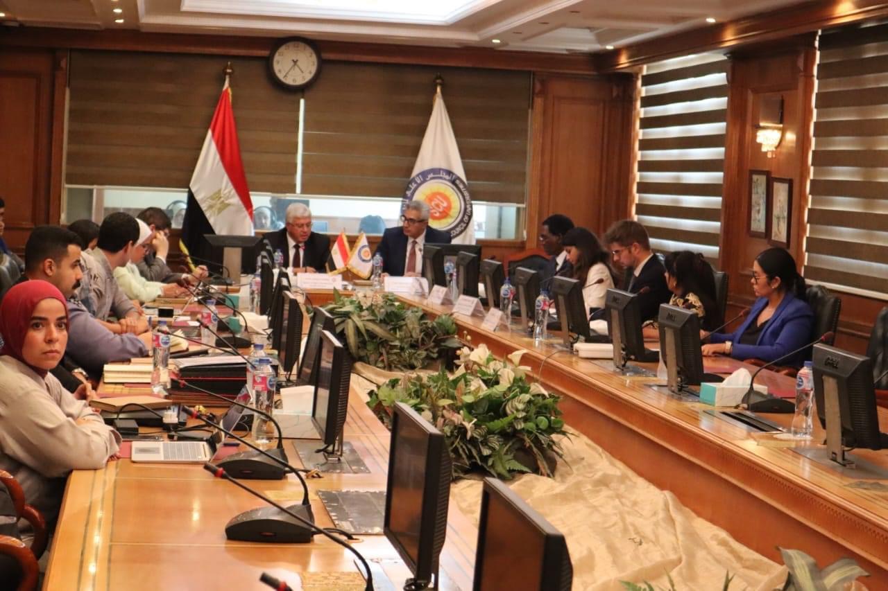 وزير التعليم العالي يبحث سُبل تعزيز التعاون مع وفد منظمة العمل الدولية