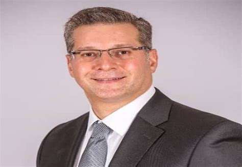 قرار وزاري بالتجديد لرئيس شركة خدمات البترول الجوية لمدة عام