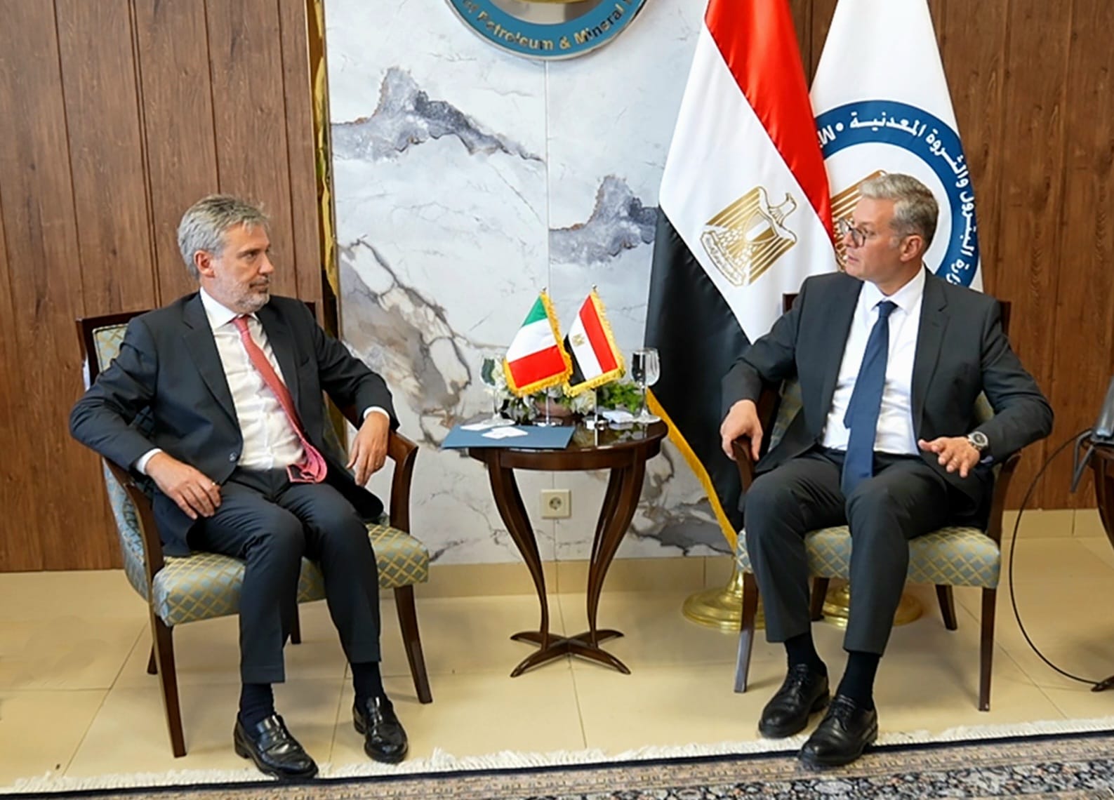 وزير البترول يستقبل سفير إيطاليا في القاهرة لبحث فرص زيادة حجم التعاون في قطاعات الطاقة والتعدين