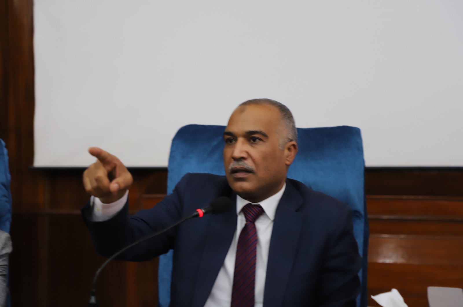 عباس صابر يختتم برنامج قانون المنظمات النقابية وحماية حق التنظيم النقابي للنقابيين بمنار مصر للبترول.