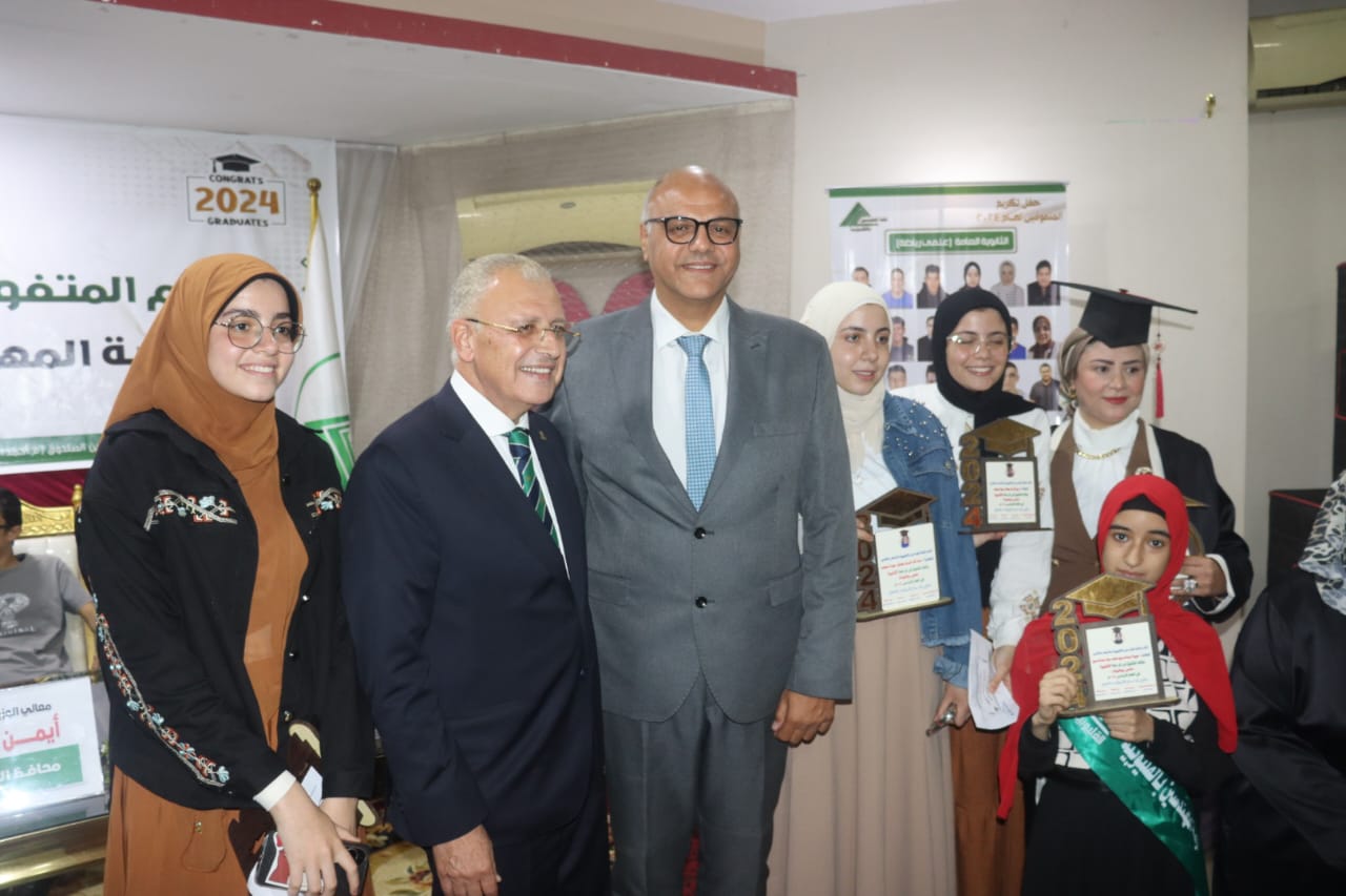 محافظ القليوبية يشارك في تكريم 74 من أوائل الثانوية العامة والماجستير والدكتوراه من أبناء نقابة المهندسين بمقر النقابة بمدينة بنها