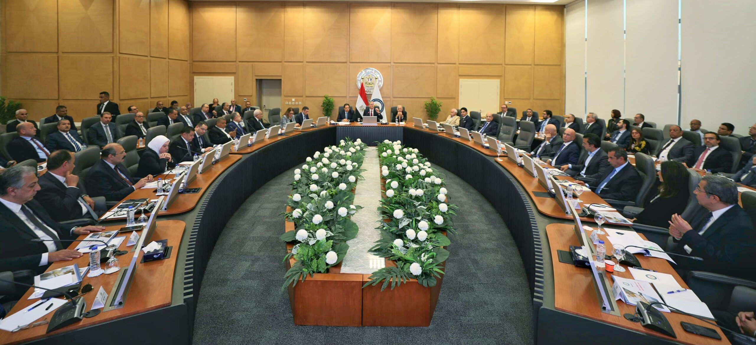 بحضور كبار رجال الأعمال.. وزير البترول يعقد ورشة عمل موسعة لبحث 42 فرصة استكشافية في البحرين الأبيض المتوسط والأحمر