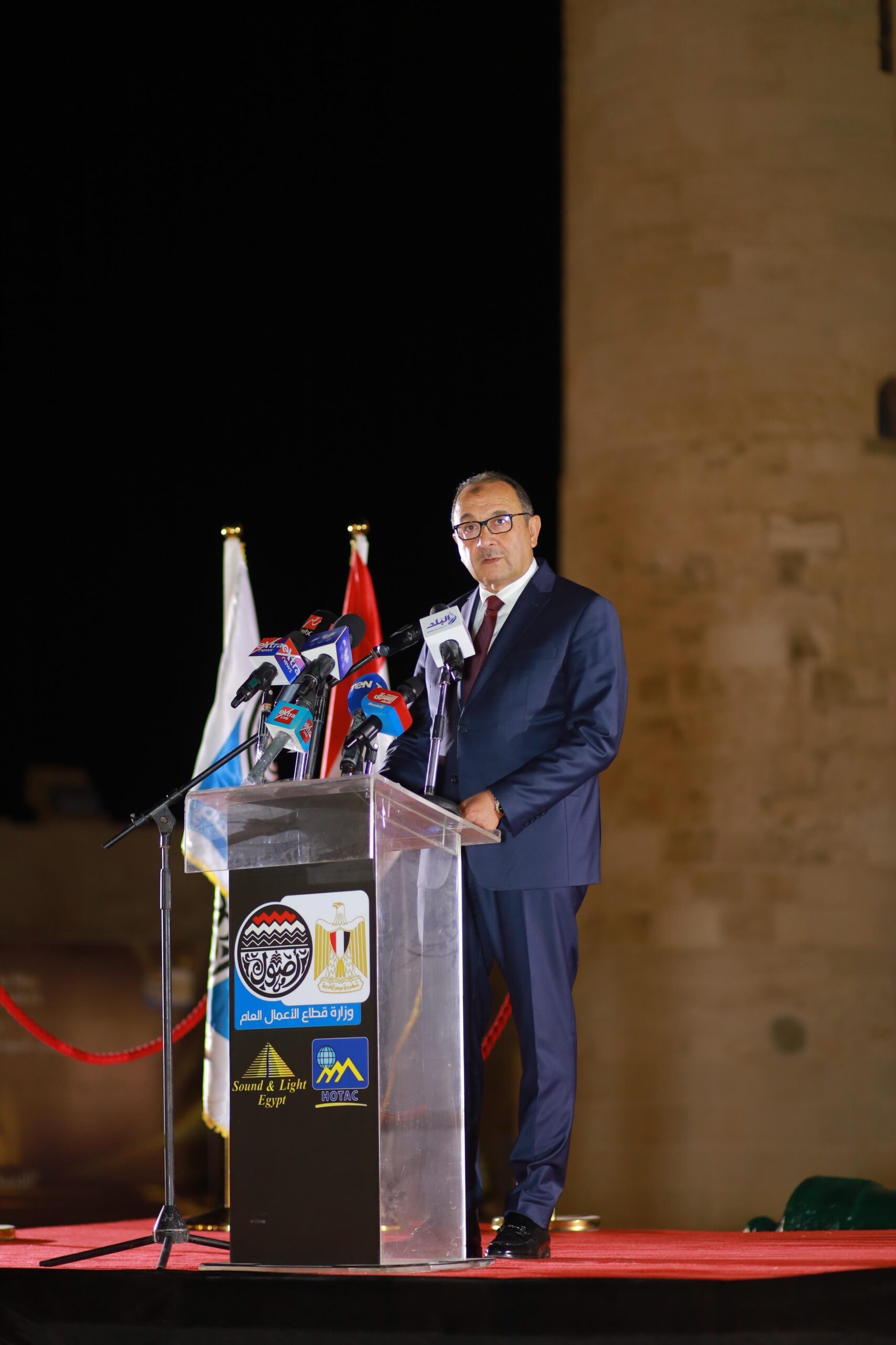 وزير قطاع الأعمال العام يشهد افتتاح عروض “الصوت والضوء” بقلعة قايتباي بالإسكندرية