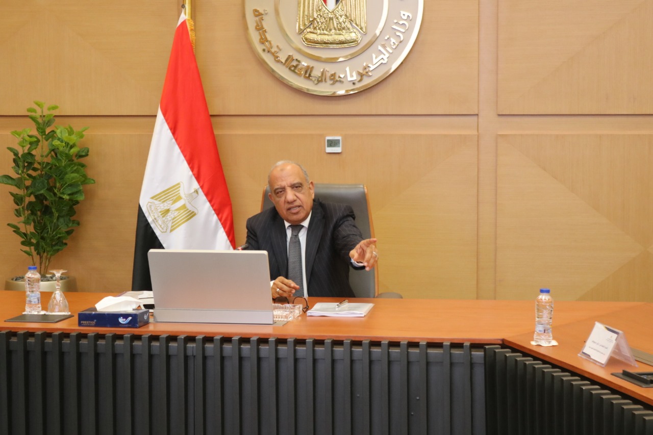 الدكتور محمود عصمت : خطة شاملة لرفع كفاءة منظومة الطاقة والارتقاء بمعدلات الأداء