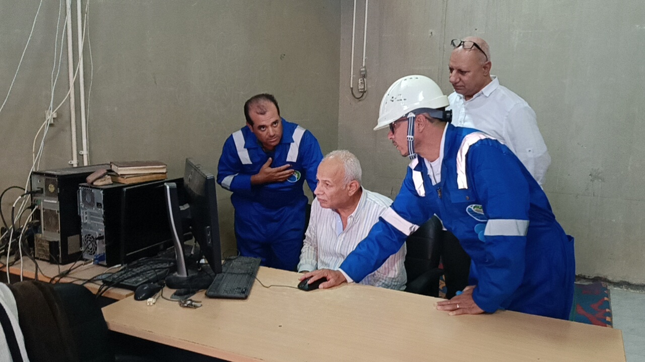 رئيس مياه البحيرة يقوم بزيارة مفاجئة لمحطات الشركة لتفقد الأداء وتعزيز معايير السلامة