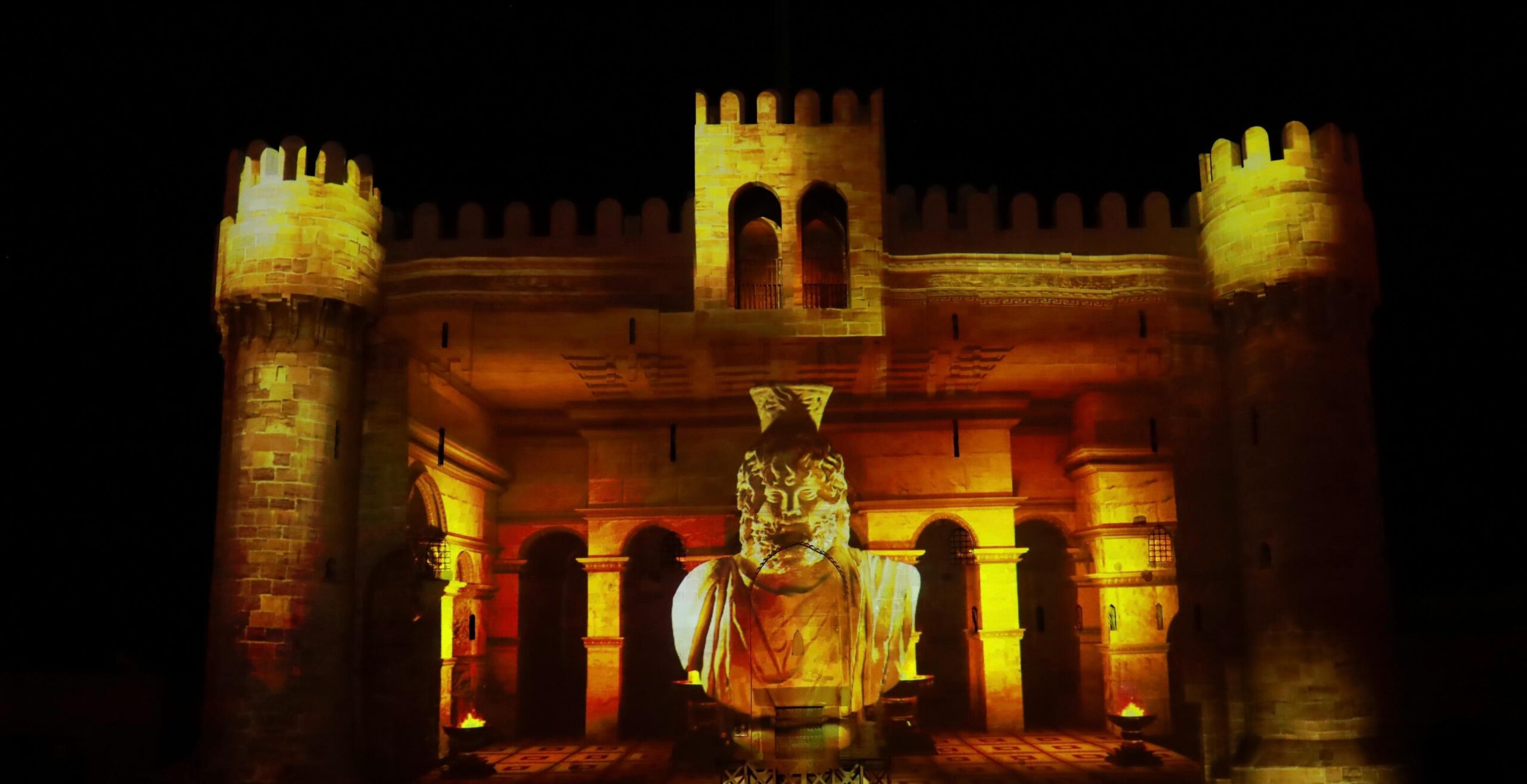 إقبال جماهيري كبير على عروض الصوت والضوء بقلعة قايتباي بالإسكندرية بعد الافتتاح الرسمي