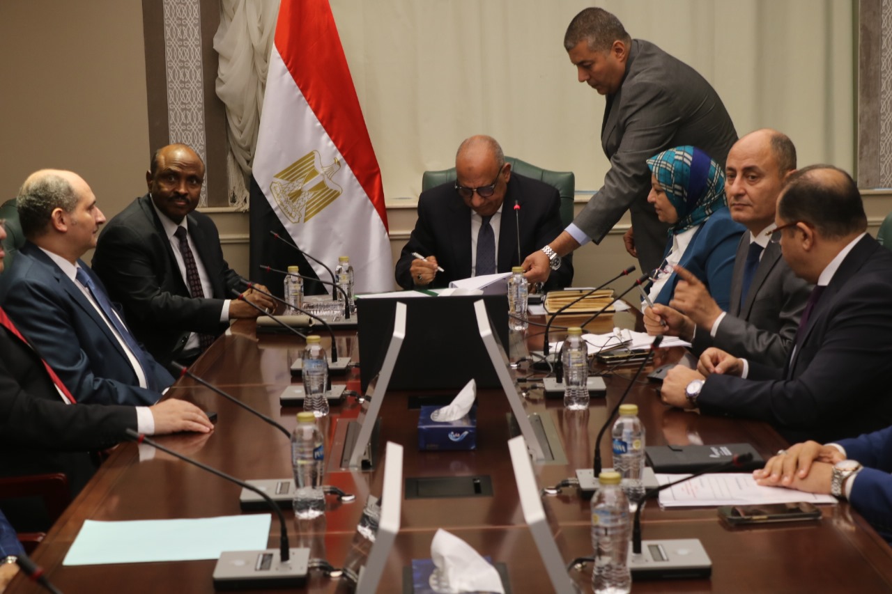 وزارة الكهرباء تعقد اتفاقية ثنائية مع وزارة الطاقة الجيبوتية لتوريد وتركيب محطة كهرباء بواسطة نظم الخلايا الفوتوفلطية