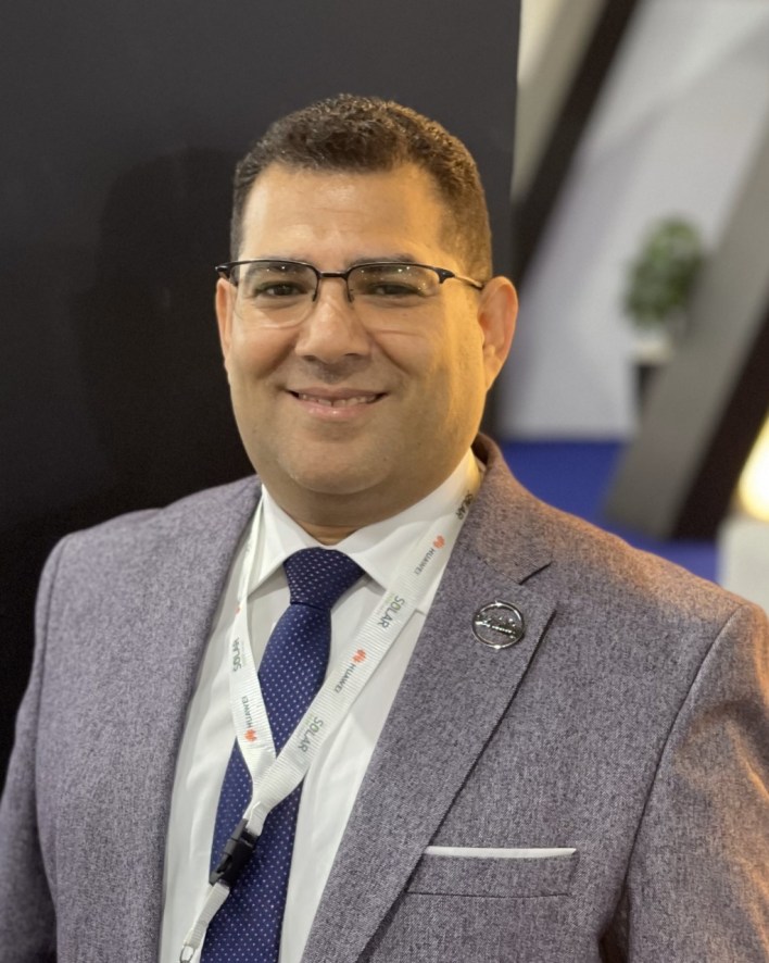المهندس روماني حكيم : الحكومة المصرية اتخذت خطوات جادة لتوطين صناعة الخلايا الشمسية والرقائق الإلكترونية