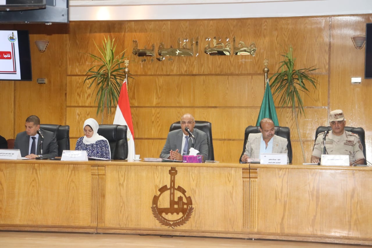 محافظ القليوبية يعقد اجتماع المجلس التنفيذي للمحافظة  لمناقشة المشروعات الجاري تنفيذها بكافة القطاعات