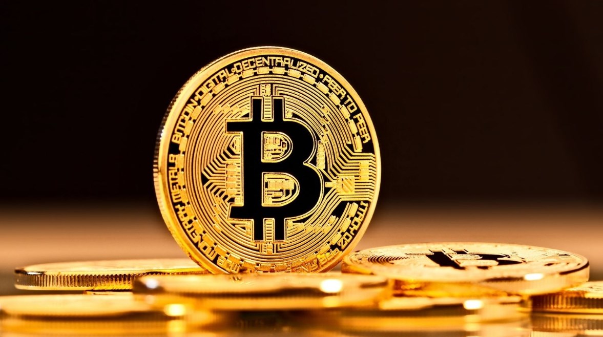 الاستثمار في العملات الرقمية بين المميزات والعيوب