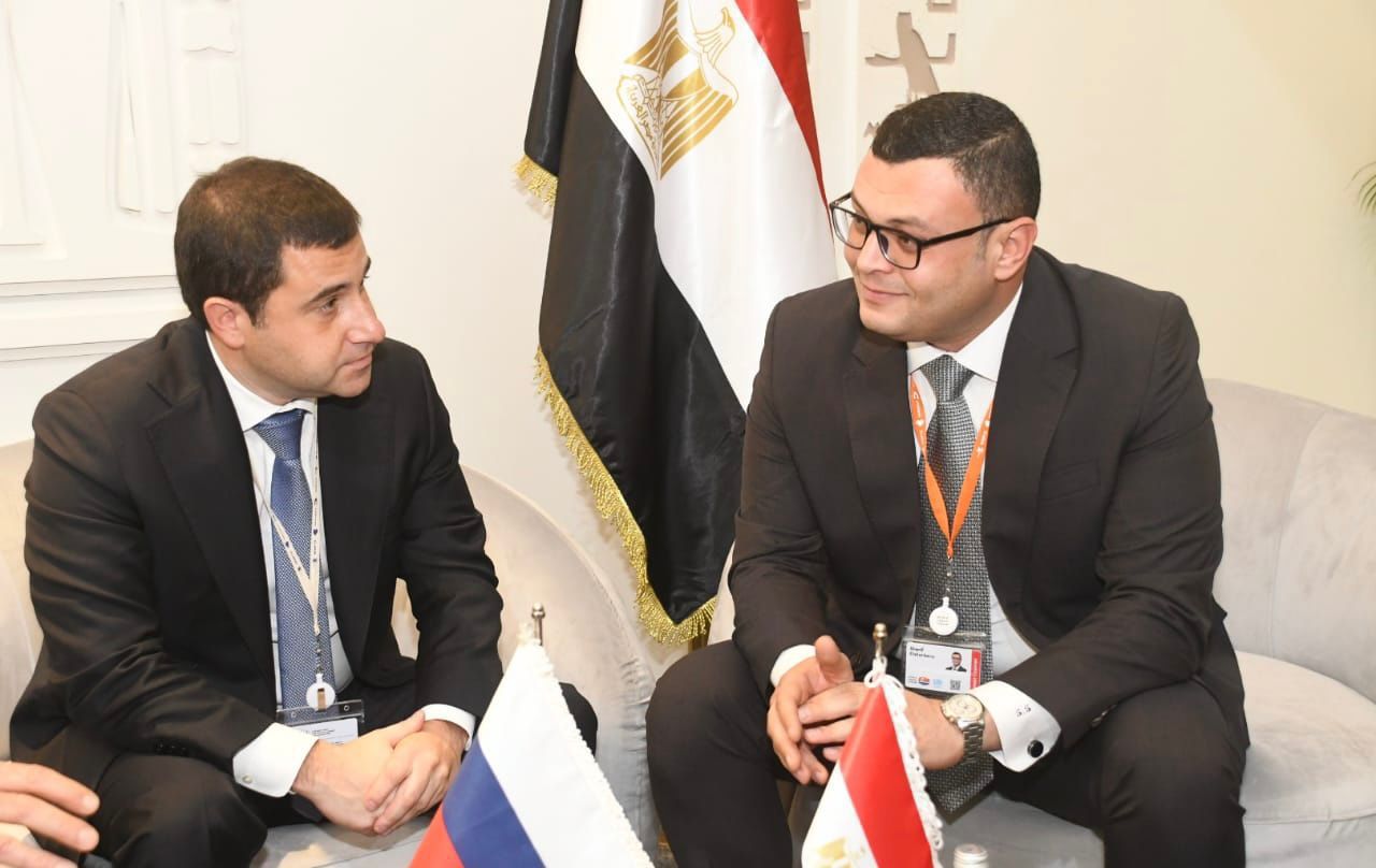 على هامش فعاليات اليوم الثاني للمنتدى الحضرى العالمى.. وزير الإسكان يلتقى نائب وزير الإسكان الروسى لبحث سبل التعاون المشترك بين البلدين