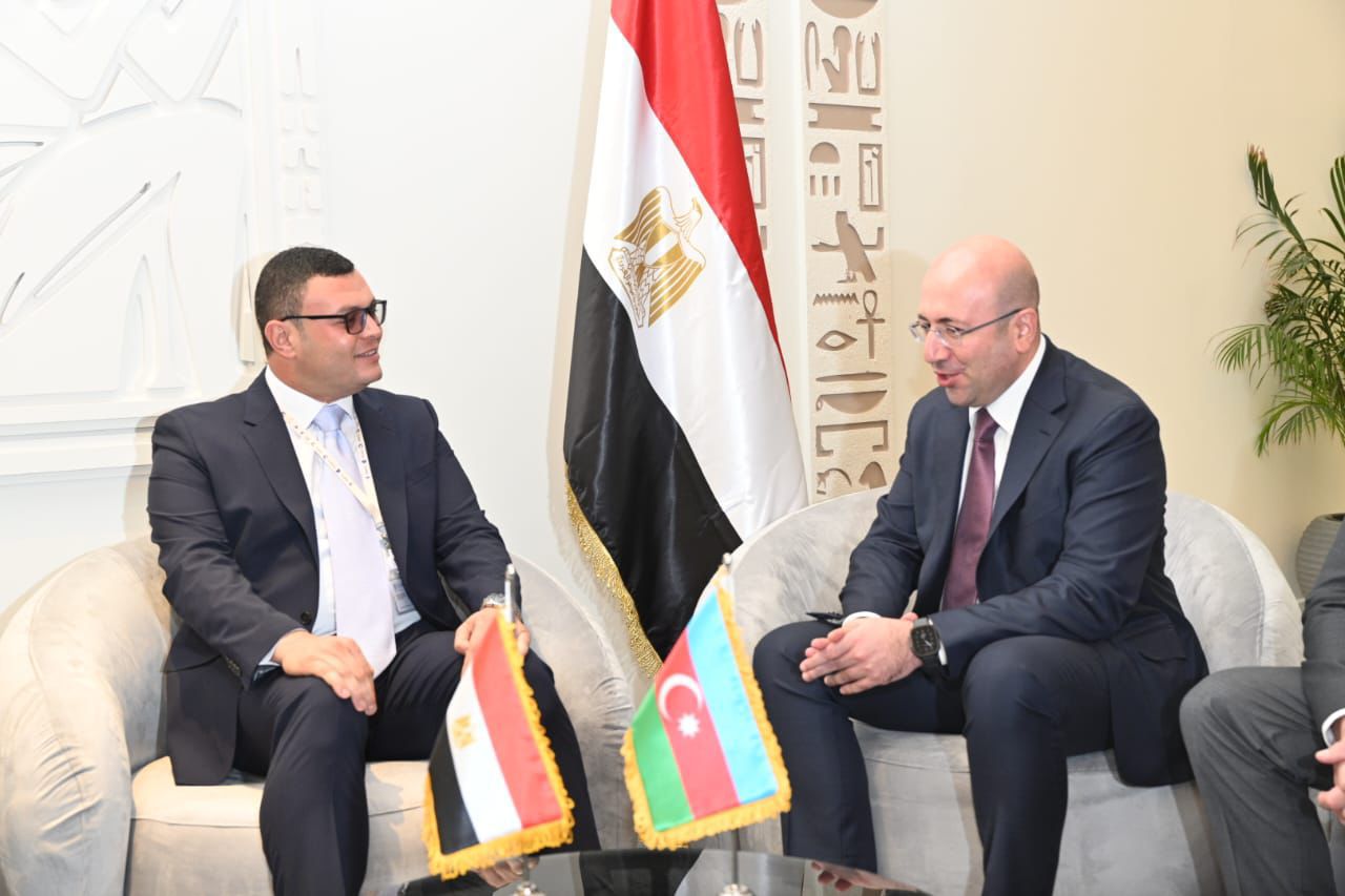 على هامش فعاليات المنتدى الحضرى العالمى.. وزير الإسكان يبحث مع نظيره الأذربيجاني سبل التعاون المشترك