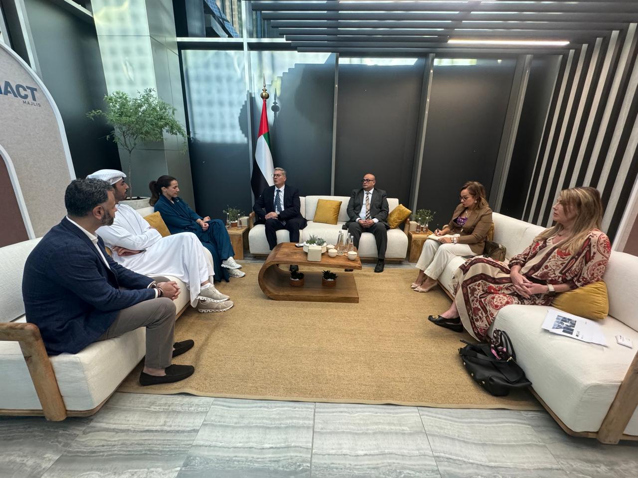 وزير البترول يبحث مع رئيس شركة إنترناشونال ريسورسز فرص الاستثمار في قطاع التعدين