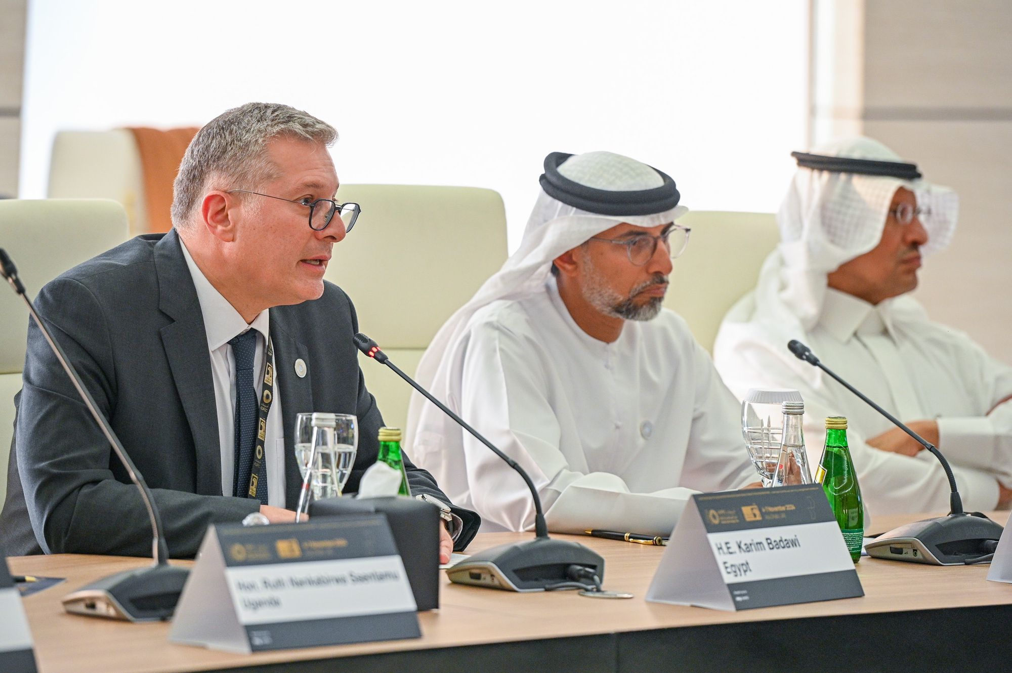 على هامش”اديبك 2024″.. وزير البترول يشارك في مائدة مستديرة بعنوان “تحول الطاقة والذكاء الاصطناعي ودور الاقتصادات الناشئة”