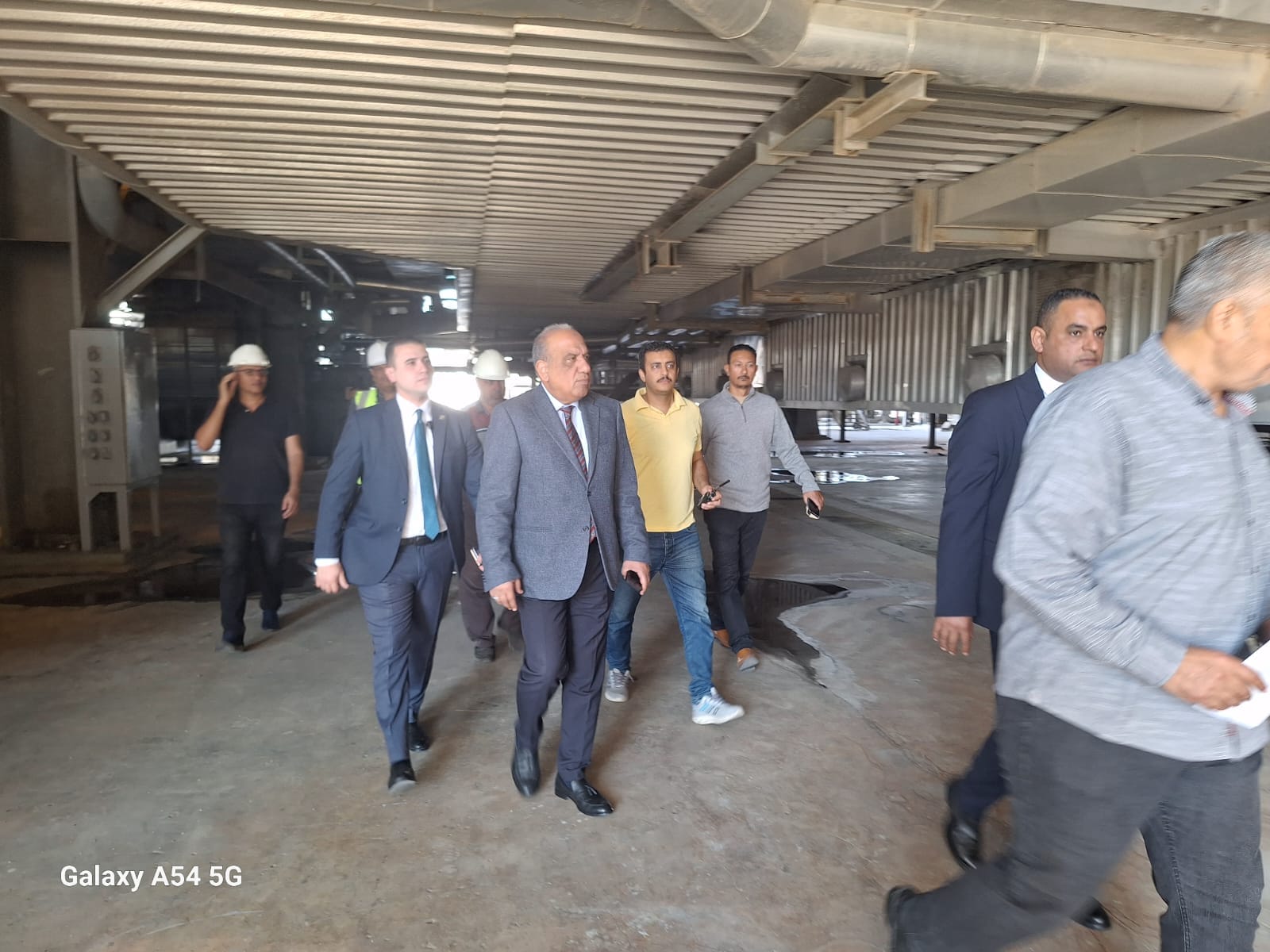 وزير الكهرباء والطاقة المتجددة فى زيارة مفاجئة لمحطة توليد كهرباء السويس البخارية 