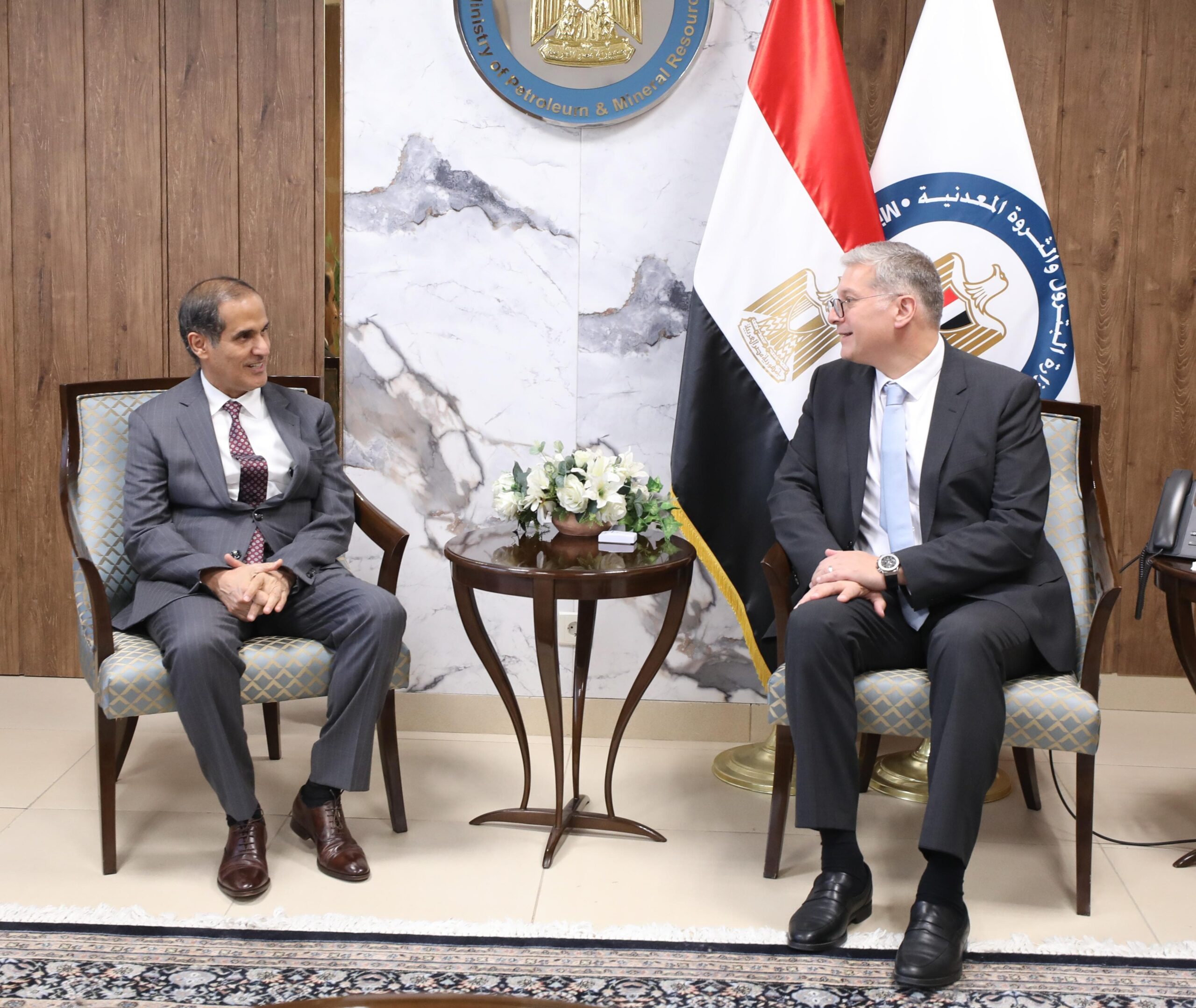 كريم بدوي يستقبل المدير العام لشركة الإمارات للبترول ويؤكد على أهمية الشراكة المثمرة 