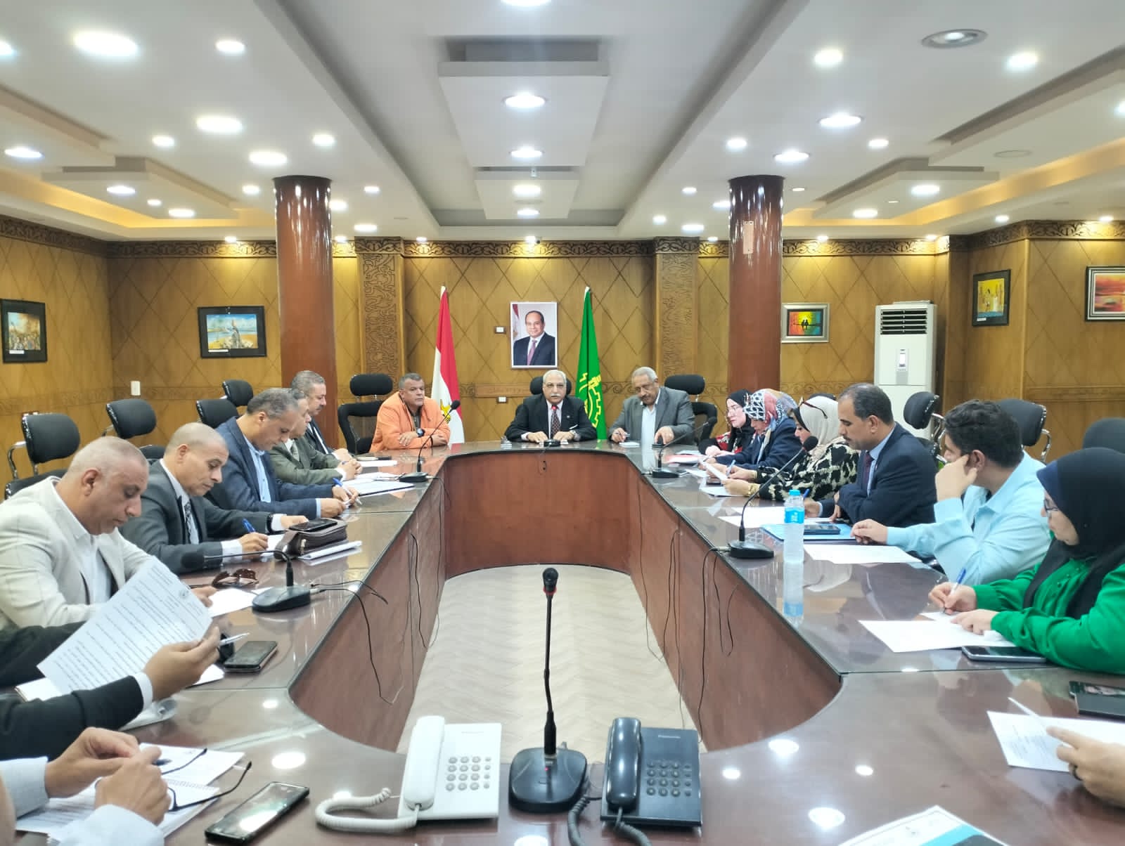 مدير تعليم القليوبية يجتمع مع مديري الإدارات التعليمية