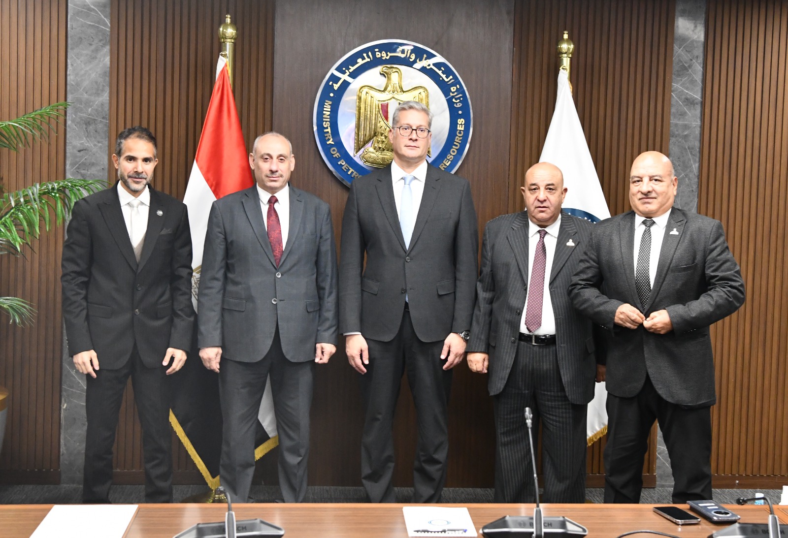وزير البترول يلتقي بعد من أعضاء مجلسي النواب والشيوخ للتأكيد على التعاون الوثيق لتلبية احتياجات المواطنين
