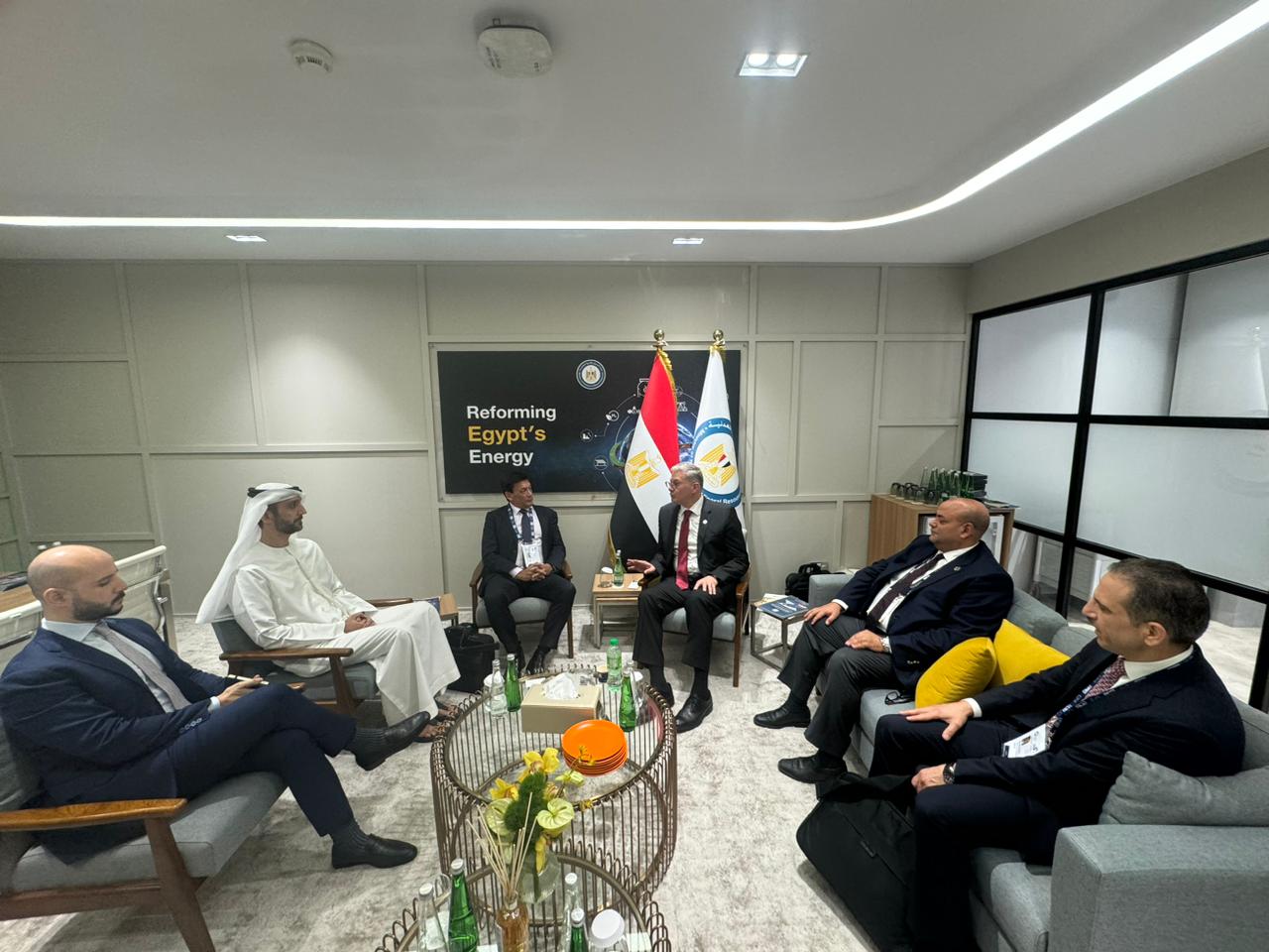 المهندس كريم بدوي يبحث مع ريتشارد هول رئيس شركة دانة غاز الفرص الاستثمارية المتاحة بقطاع البترول والغاز
