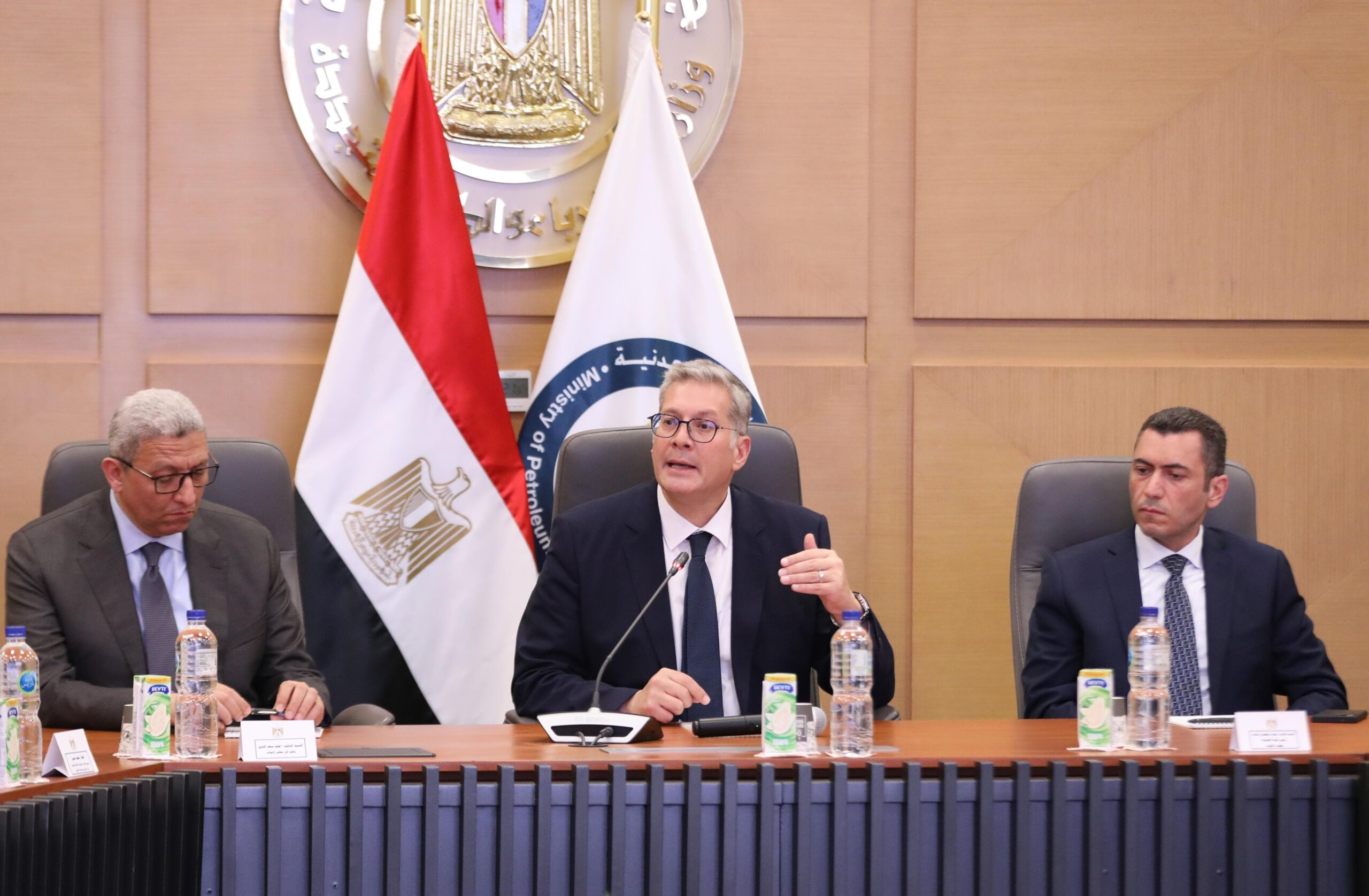 وزير البترول والثروة المعدنية يعقد لقاءا موسعاً مع مستثمري التعدين