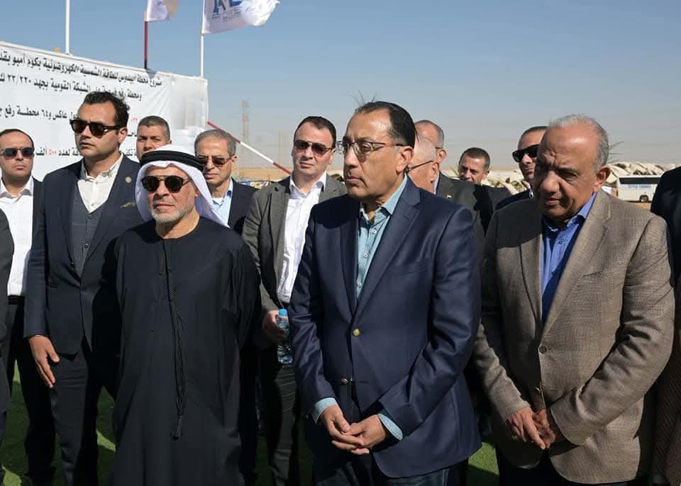 بالصور.. رئيس الوزراء يفتتح محطة “أبيدوس 1 للطاقة الشمسية” في صحراء كوم أمبو بقدرة 500 ميجاوات