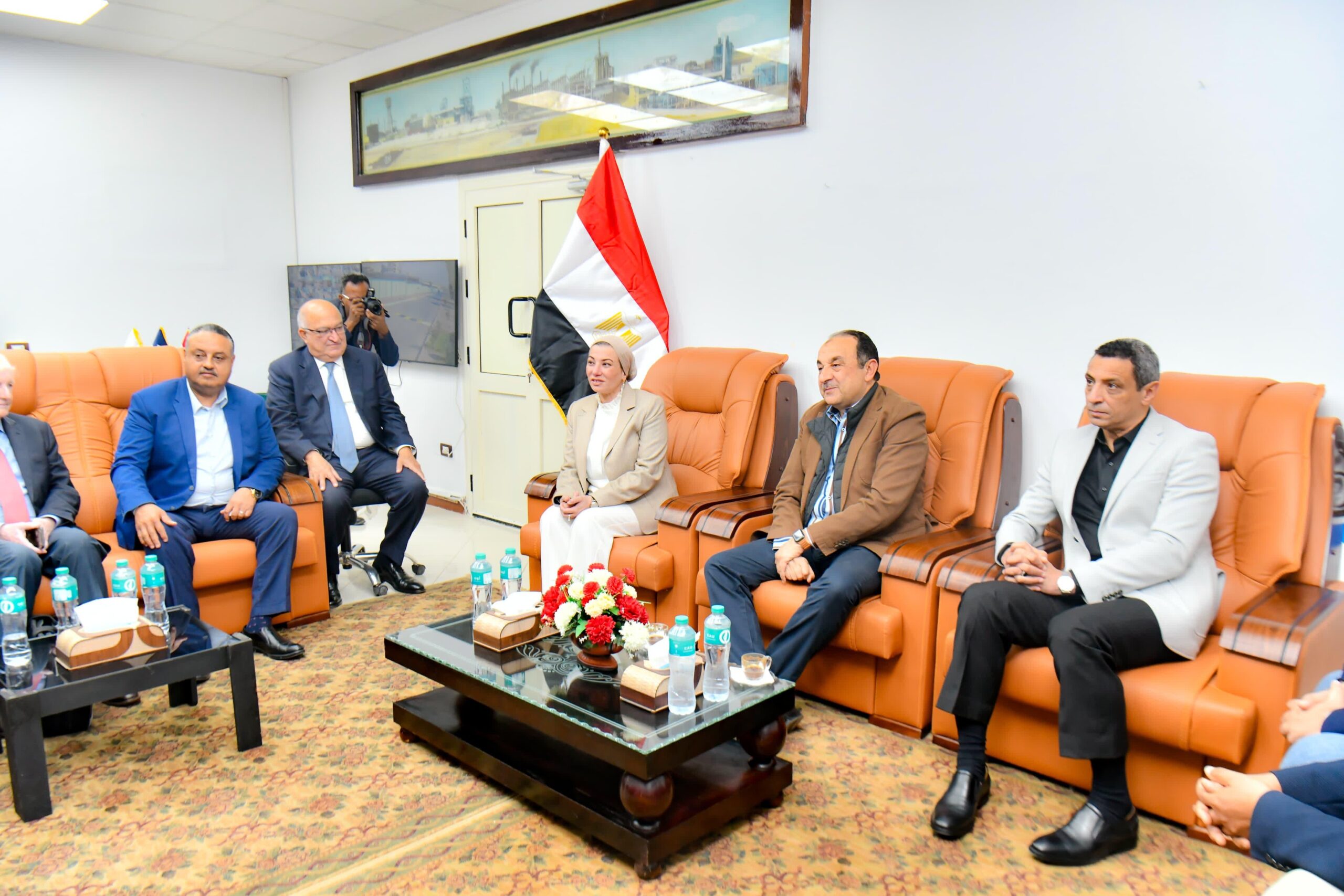 في مستهل زيارتهما لشركة النصر للأسمدة.. وزيرا قطاع الأعمال العام والبيئة يعقدان لقاء موسعا مع محافظ السويس ونواب البرلمان