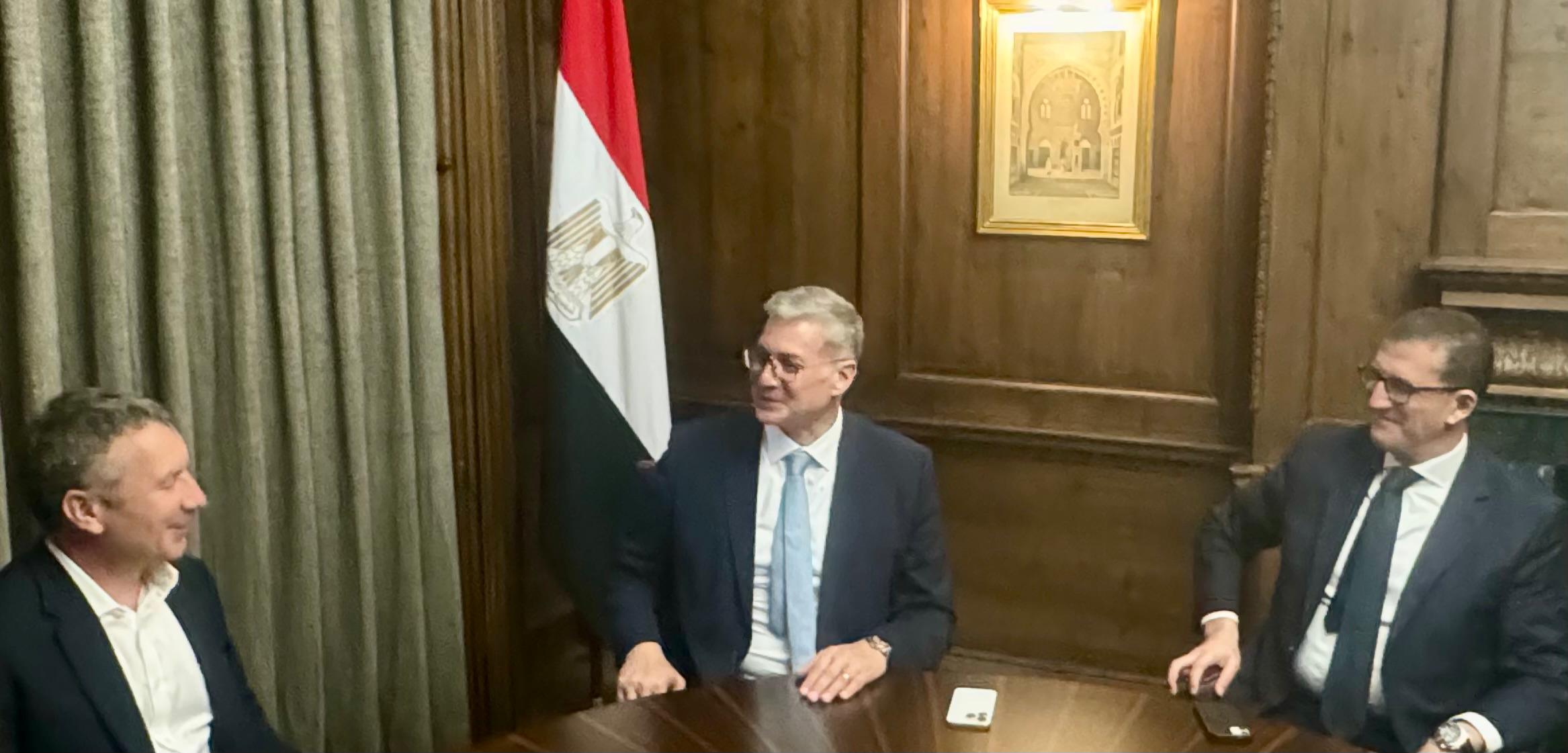 عاجل.. اكسون موبيل تبدأ منتصف الشهر الحالي حفر بئر جديدة للتنقيب عن الغاز بغرب المتوسط