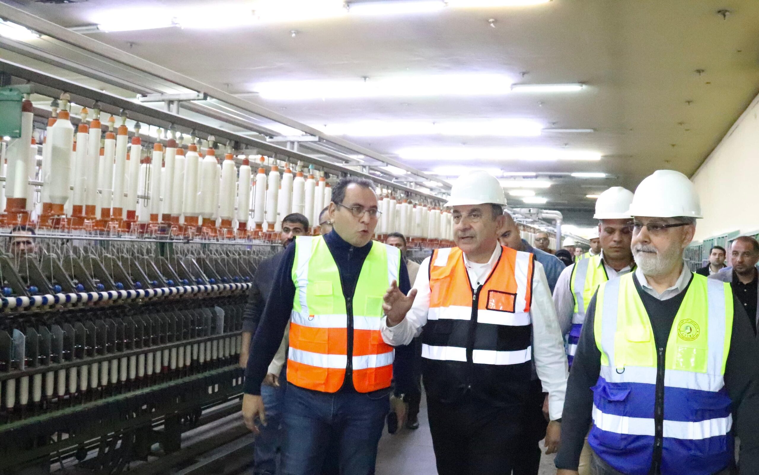 بالصور.. وزير قطاع الأعمال العام يتفقد مصانع شركة “مصر شبين الكوم للغزل والنسيج” بالمنوفية