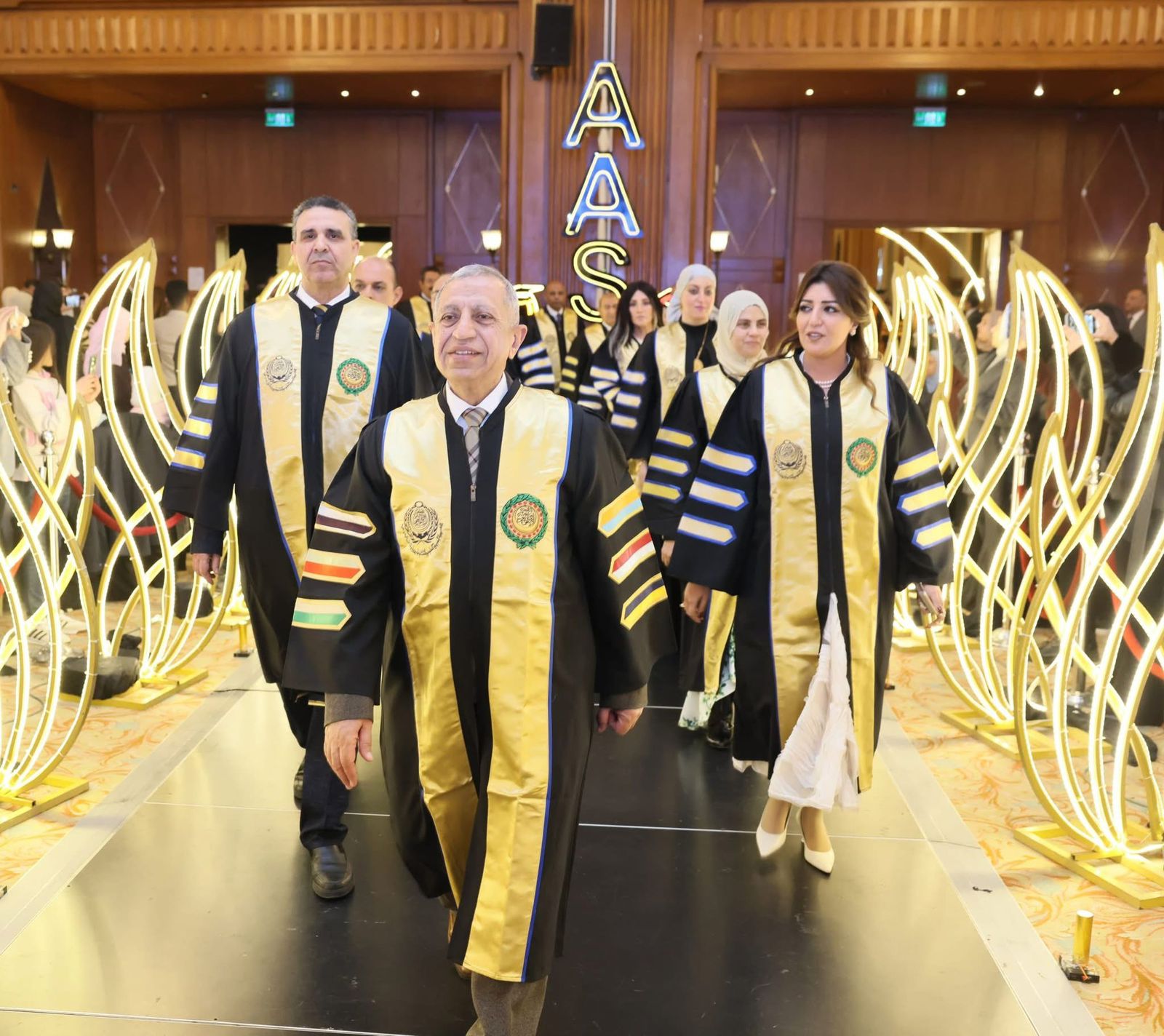 الأكاديمية العربية تحتفل بكوكبة جديدة من خريجي معهد للنقل الدولي واللوجستيات