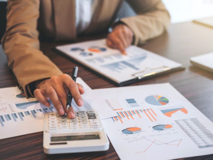 خلاصه تأثير تعديل المعايير المحاسبية لإعادة تقييم الأصول