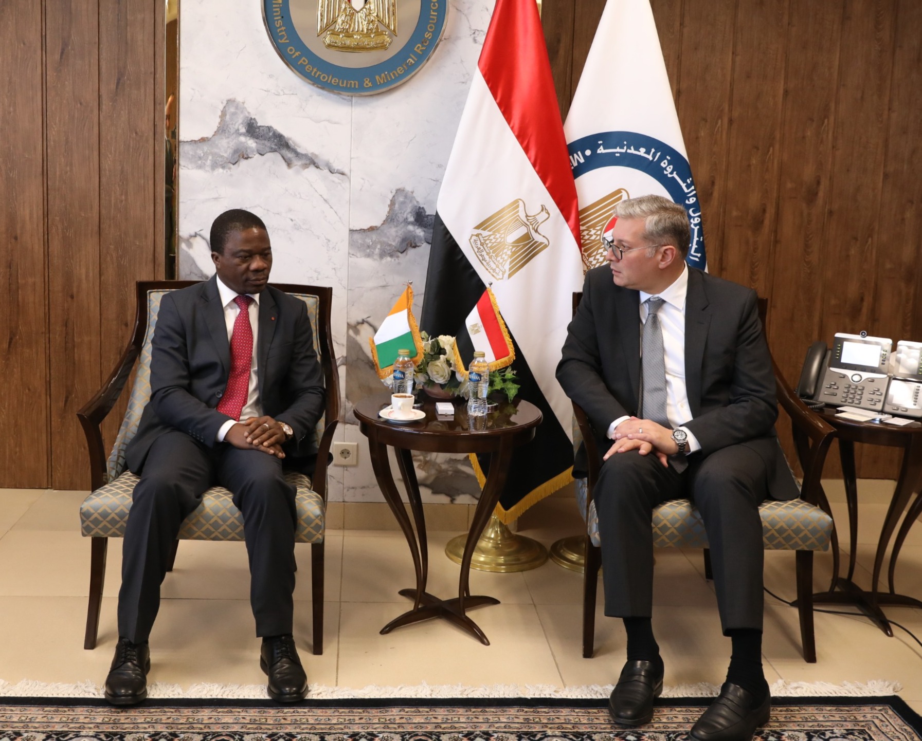 مصر وكوت ديفوار تبحثان تعزيز التعاون في قطاع البترول والغاز والتعدين