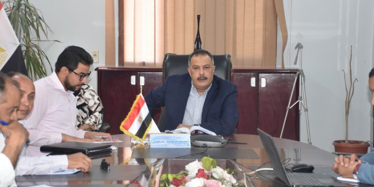 رئيس شركة مياه الأقصر يترأس اجتماع “بنك التنمية الأفريقي” لمشروع الصرف الصحي المتكامل بإسنا والطود