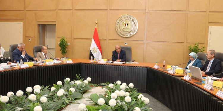 وزير الكهرباء يترأس اجتماعات الجمعية العامة لإقرار إعادة هيكلة كهرباء مصر وفصل “نقل الكهرباء” كمشغل مستقل